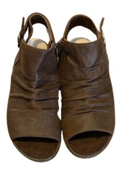 Denver Hayes Brown Women's Peep-Toe Mules